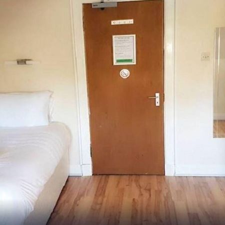 Oyo Gothenburg Hotel Dunfermline Extérieur photo