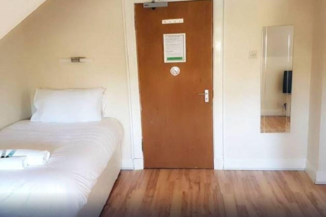 Oyo Gothenburg Hotel Dunfermline Extérieur photo